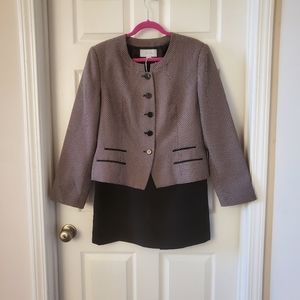 jh Collectibles Cream & Black Suit, Size 16 & 12